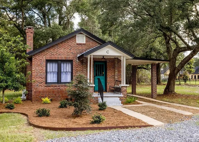 The Heron - Peaceful East Hill Escape Villa *